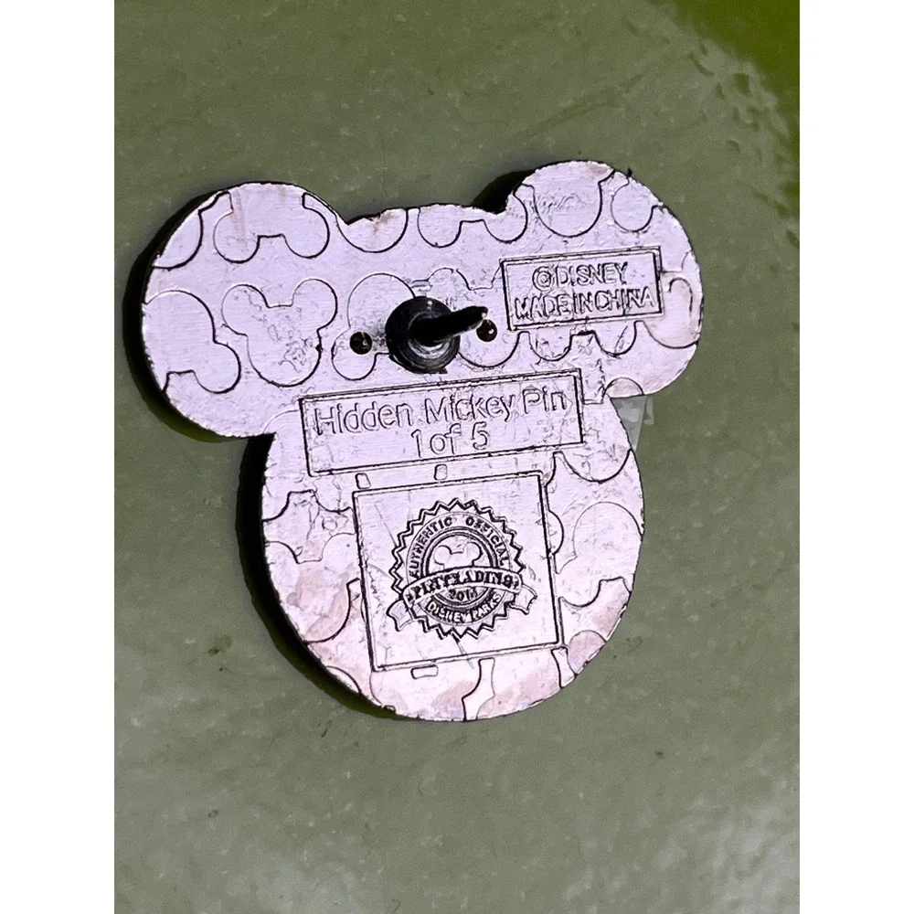 Disney Hidden Mickey Pin 2013 Dapper Dan Mickey Mouse Head Yellow Purple Stripe